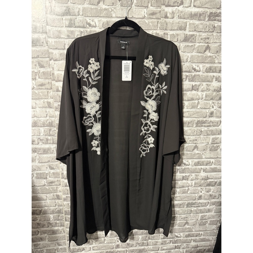 Torrid Womens Black Georgette Scarf Kimono White Floral Embroidered NWT 2 18-20